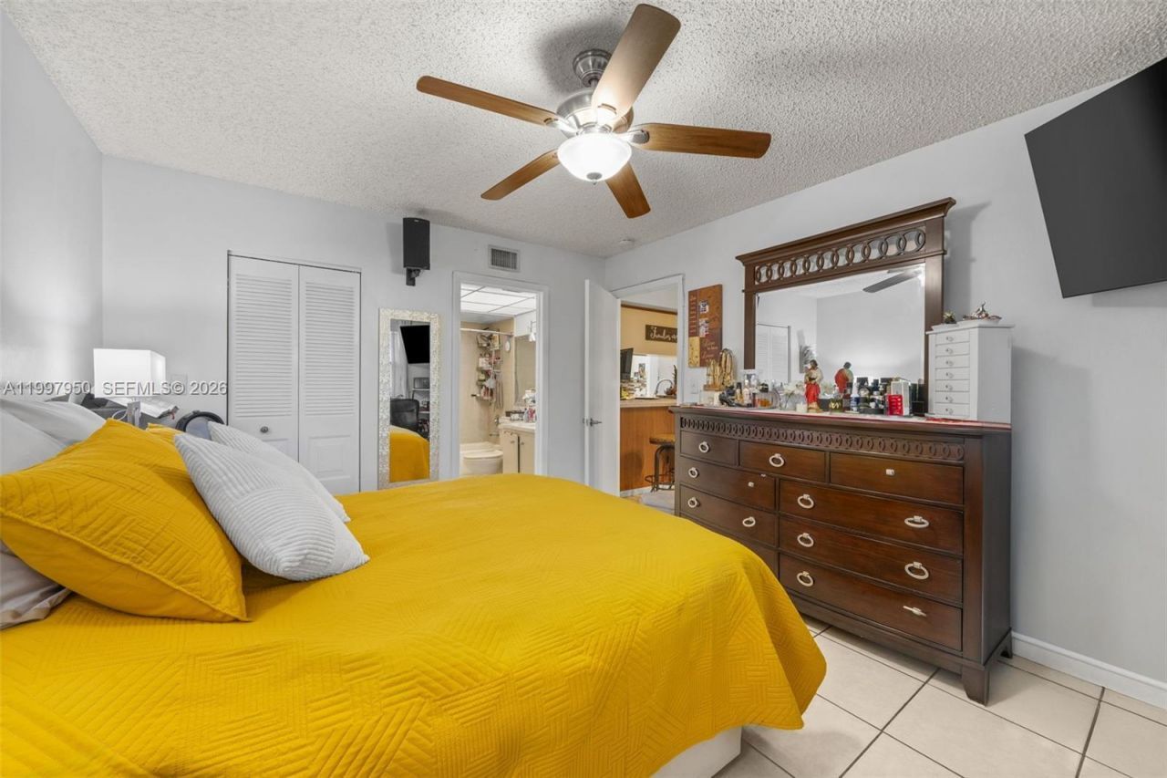 8120 Geneva Ct, Unit 148, Doral, FL 33166 Photo