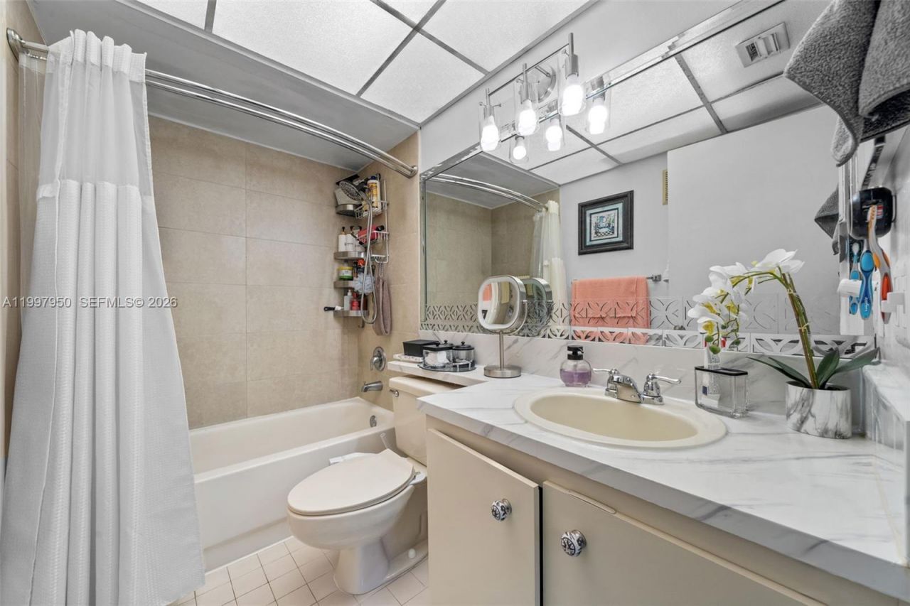 8120 Geneva Ct, Unit 148, Doral, FL 33166 Photo