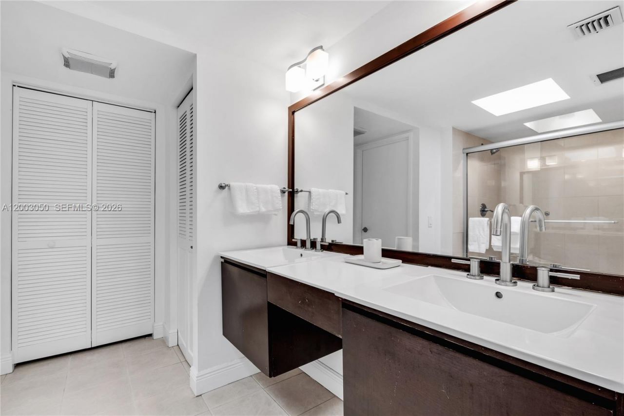 101 Crandon Blvd , Unit 367, Key Biscayne, FL 33149 Photo