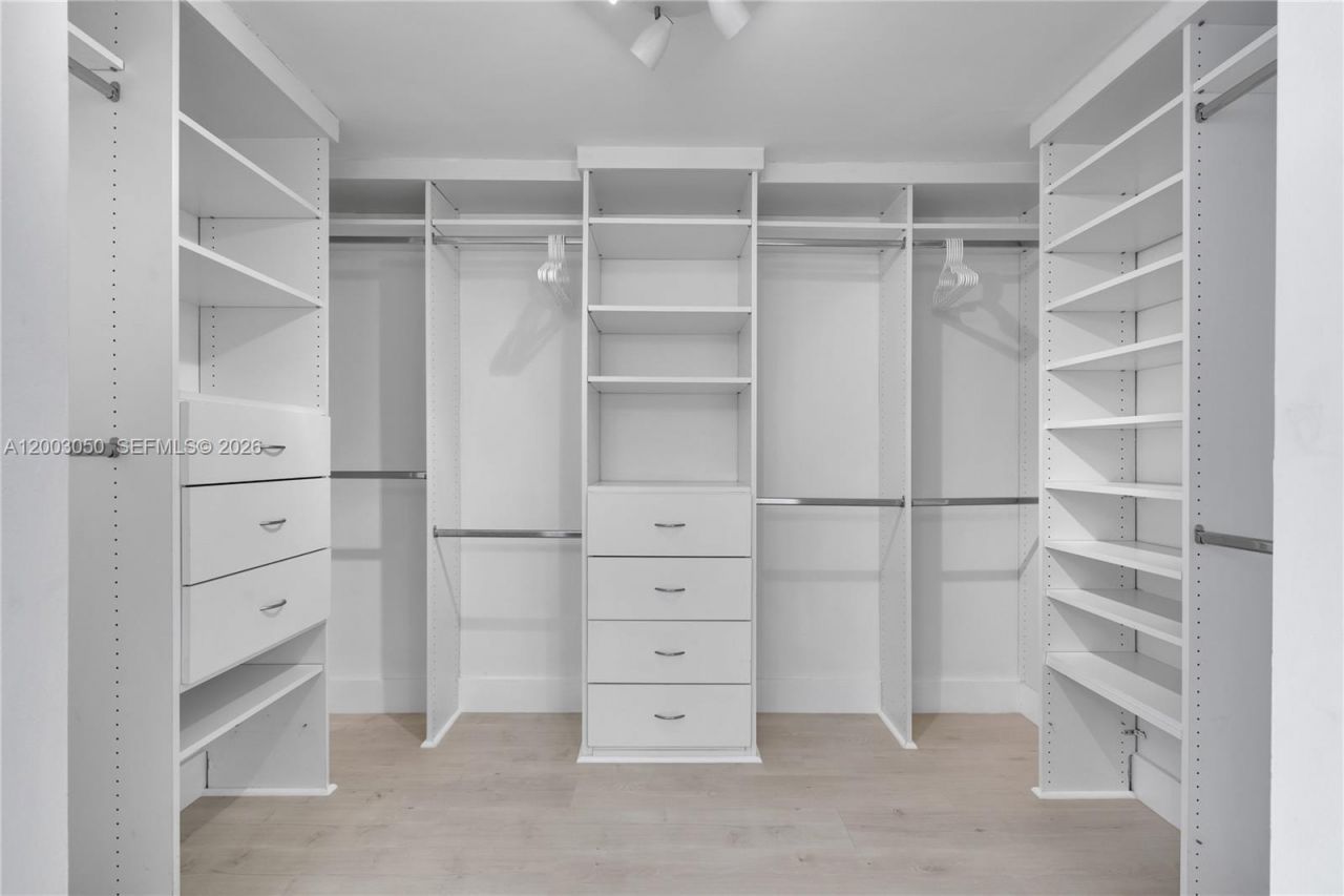 101 Crandon Blvd , Unit 367, Key Biscayne, FL 33149 Photo