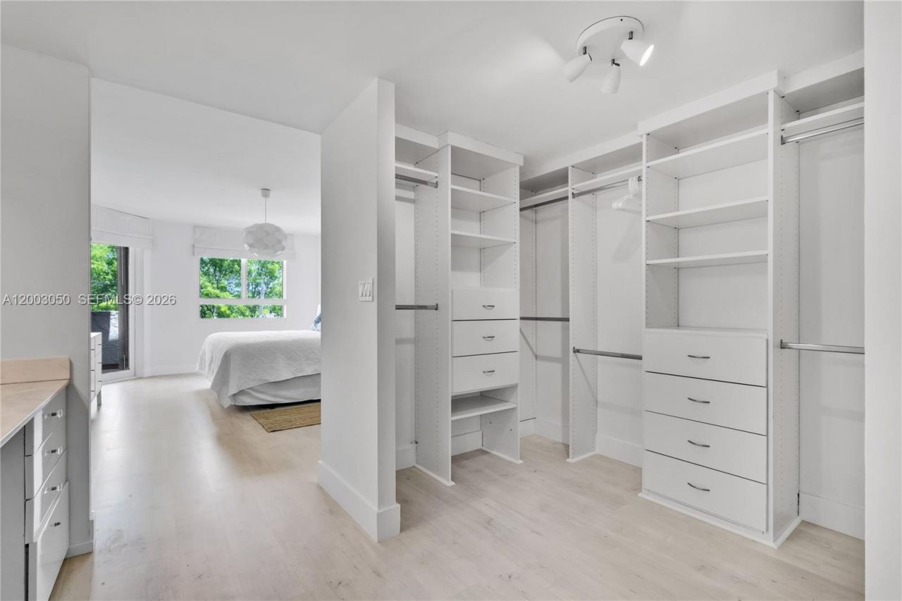 101 Crandon Blvd , Unit 367, Key Biscayne, FL 33149 Photo