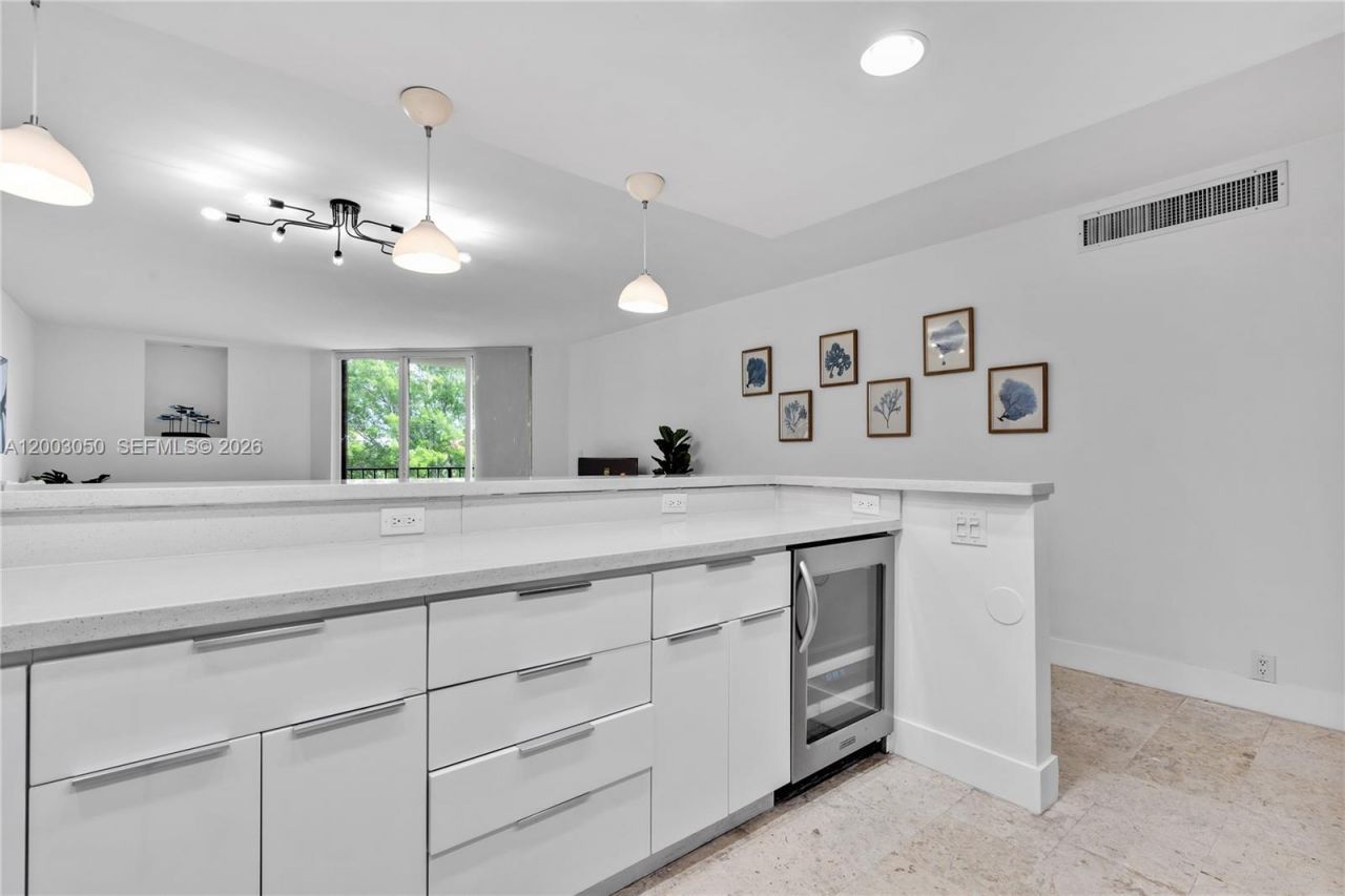 101 Crandon Blvd , Unit 367, Key Biscayne, FL 33149 Photo