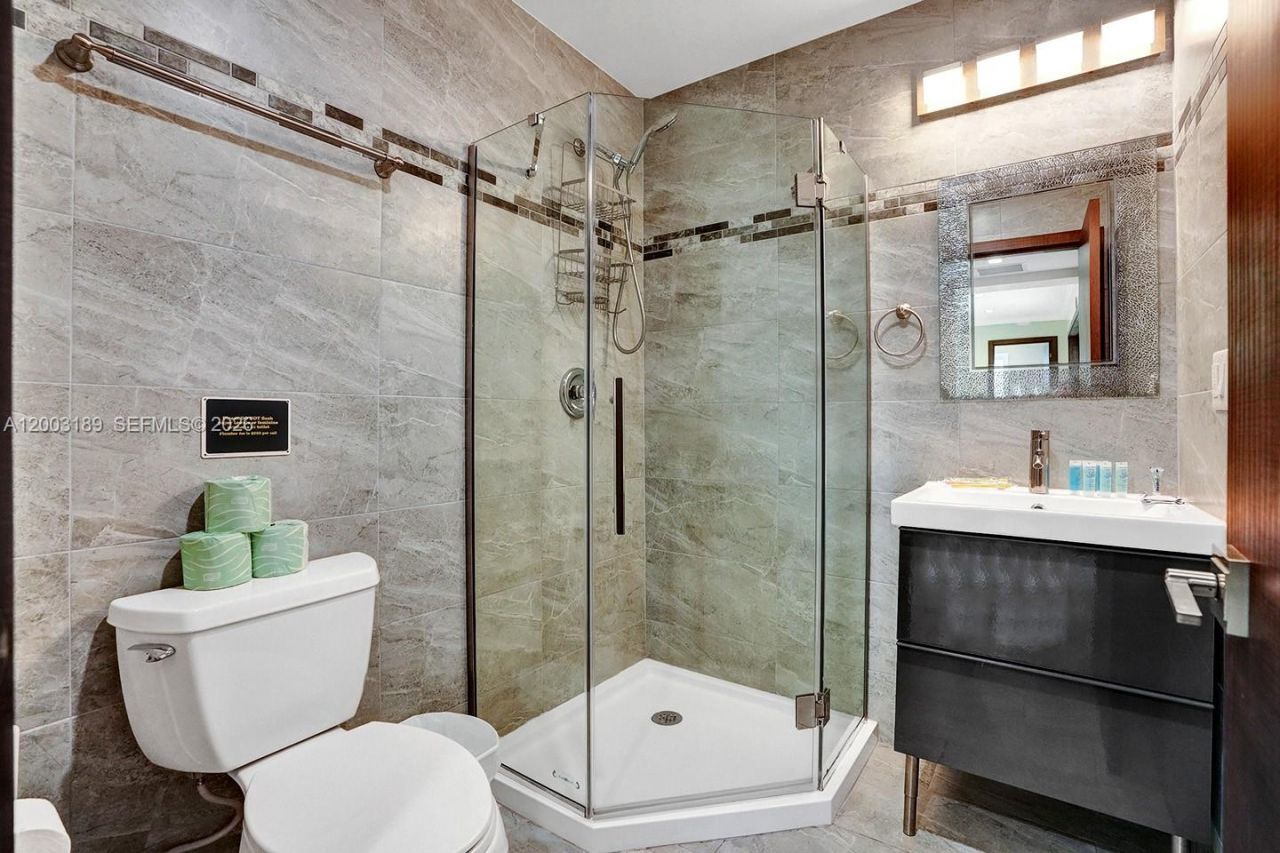 1318 Washington St , Hollywood, FL 33019 Photo