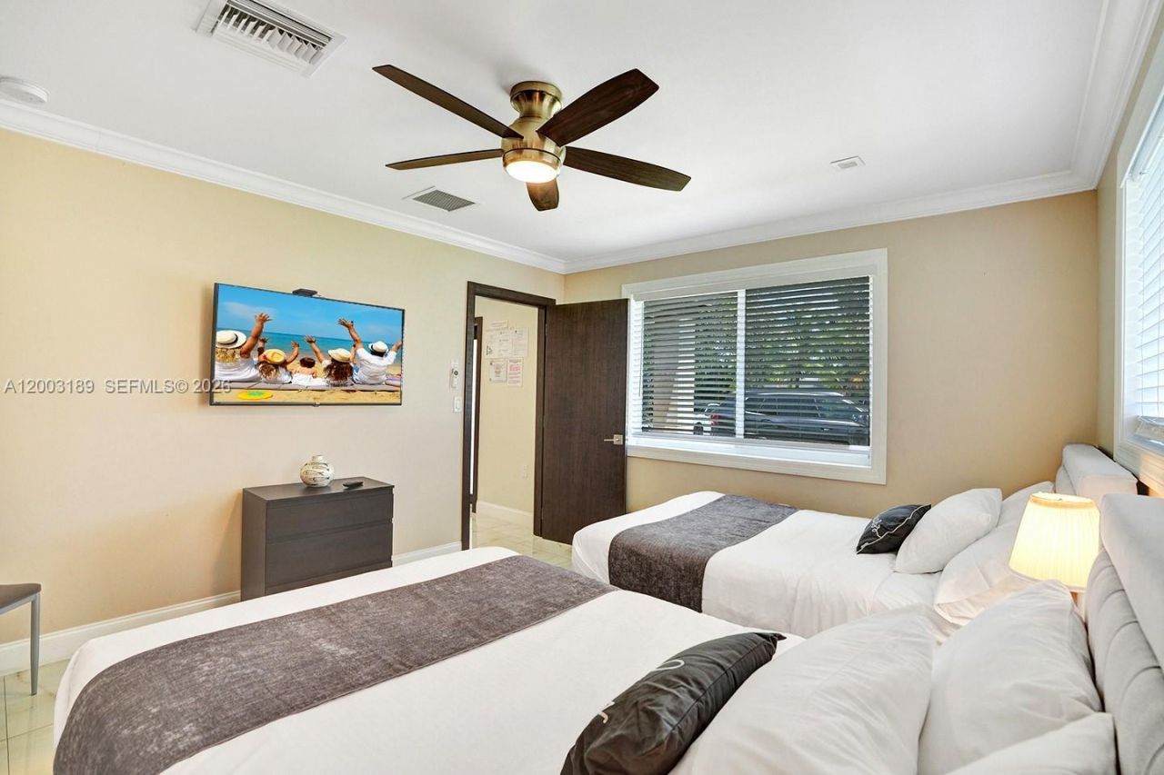 1318 Washington St , Hollywood, FL 33019 Photo