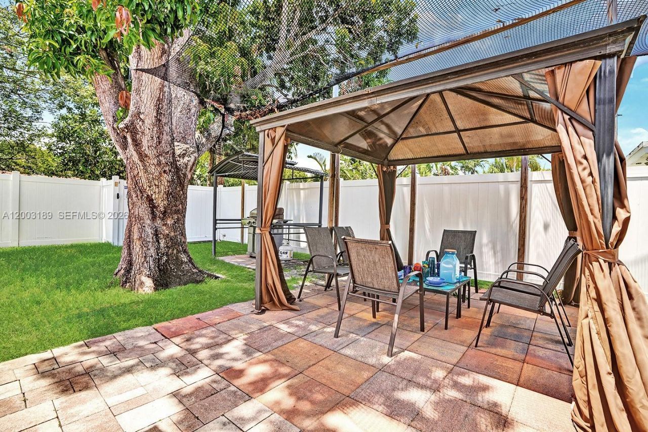 1318 Washington St , Hollywood, FL 33019 Photo