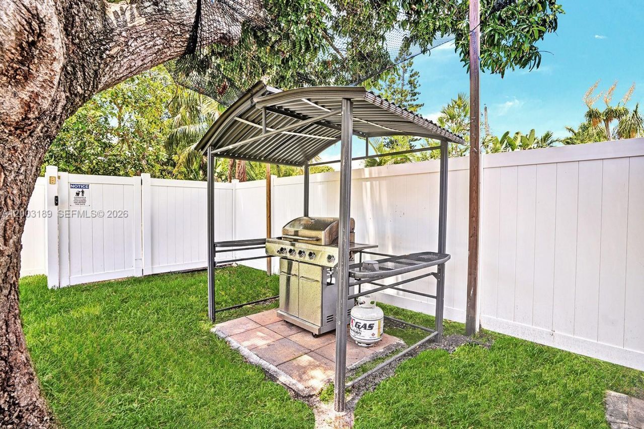 1318 Washington St , Hollywood, FL 33019 Photo