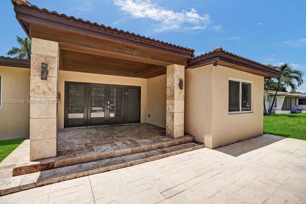 1318 Washington St , Hollywood, FL 33019 Photo