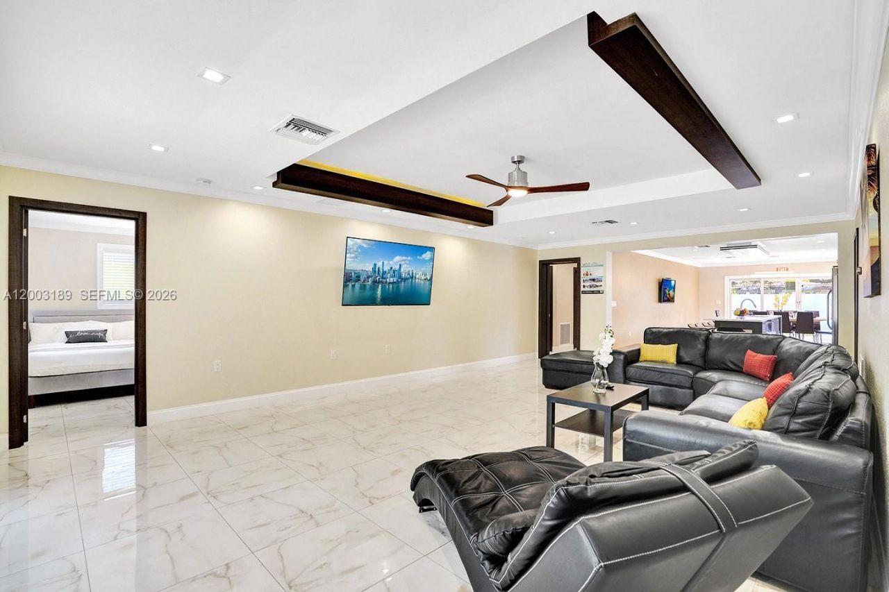 1318 Washington St , Hollywood, FL 33019 Photo