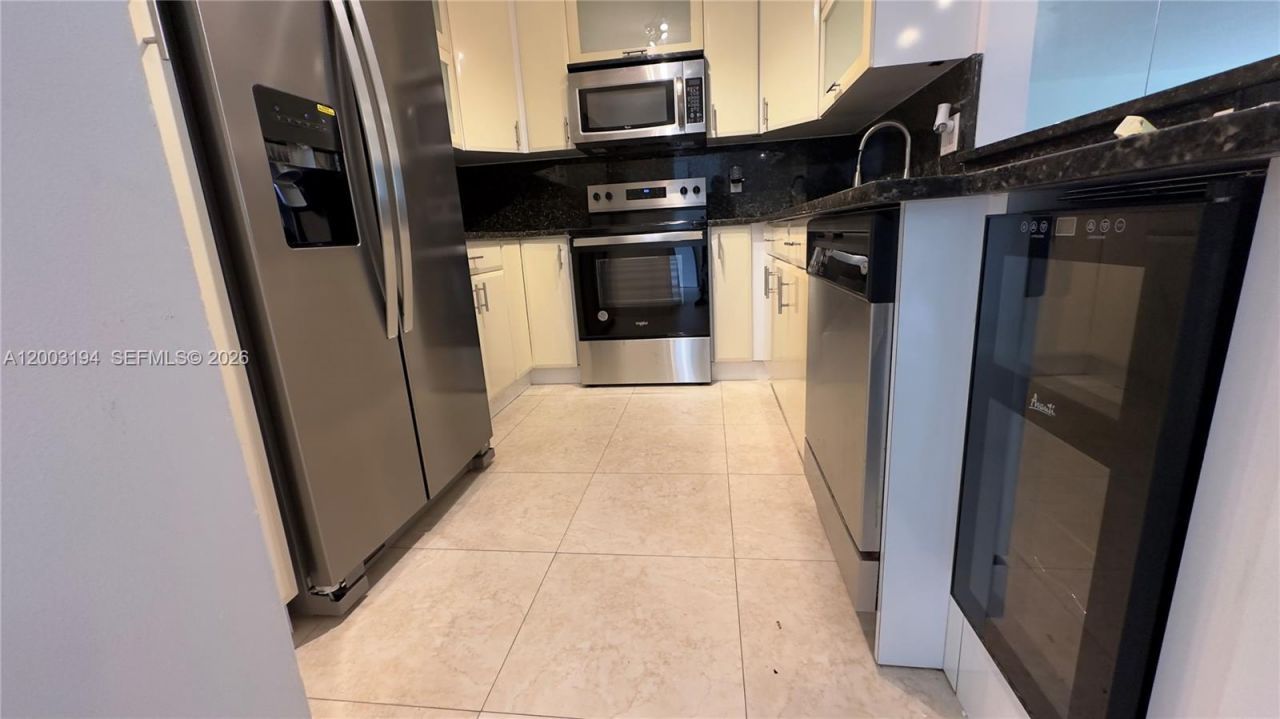 1701 NE 191st St , Unit A110, Miami, FL 33179 Photo