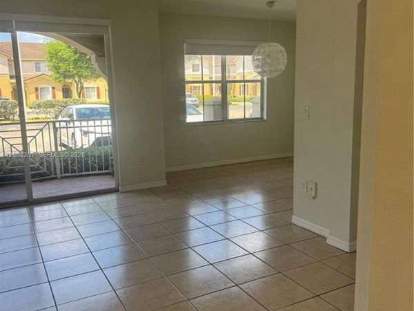 8826 W Flagler St, Unit 102, Miami, FL 33174