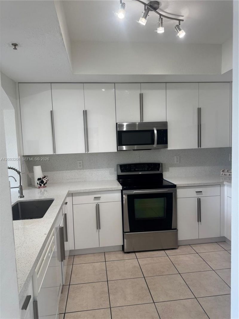 8826 W Flagler St, Unit 102, Miami, FL 33174 Photo