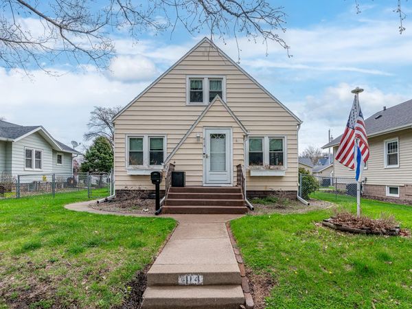 414 45th Street , Moline, IL 61265