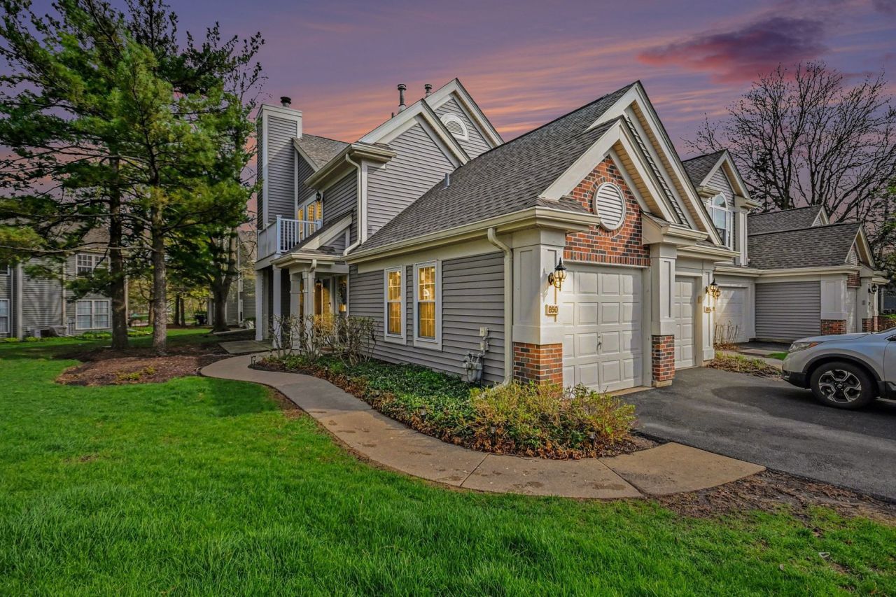 850 Spring Creek Court , Elk Grove Village, IL 60007