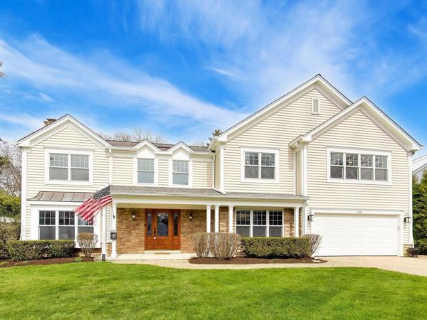 1212 W Clarendon Road , Arlington Heights, IL 60004