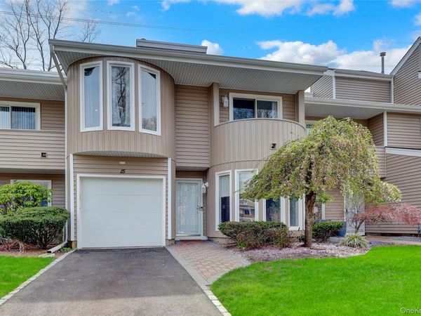 15 Kristin Lane , Hauppauge, NY 11788