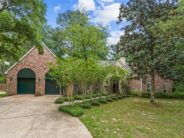 235 WESTWOOD Drive, Mandeville, LA 70471