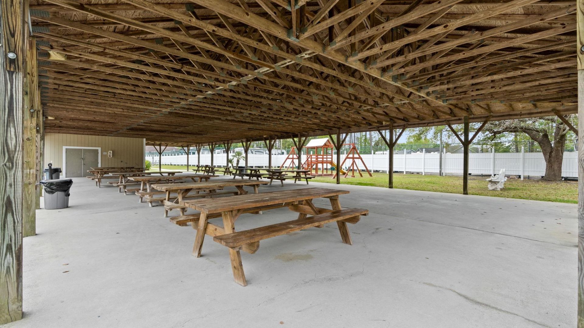 6610 Royal Pine Dr.  Photo 35