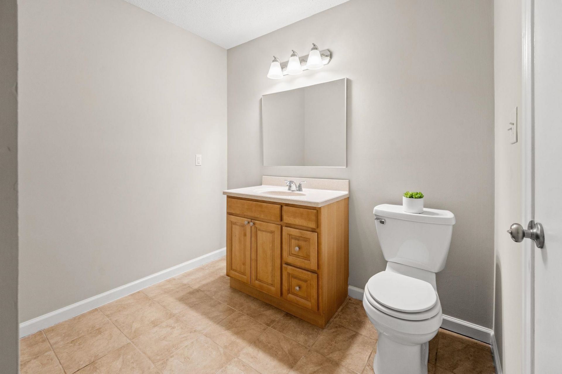 6610 Royal Pine Dr.  Photo 8