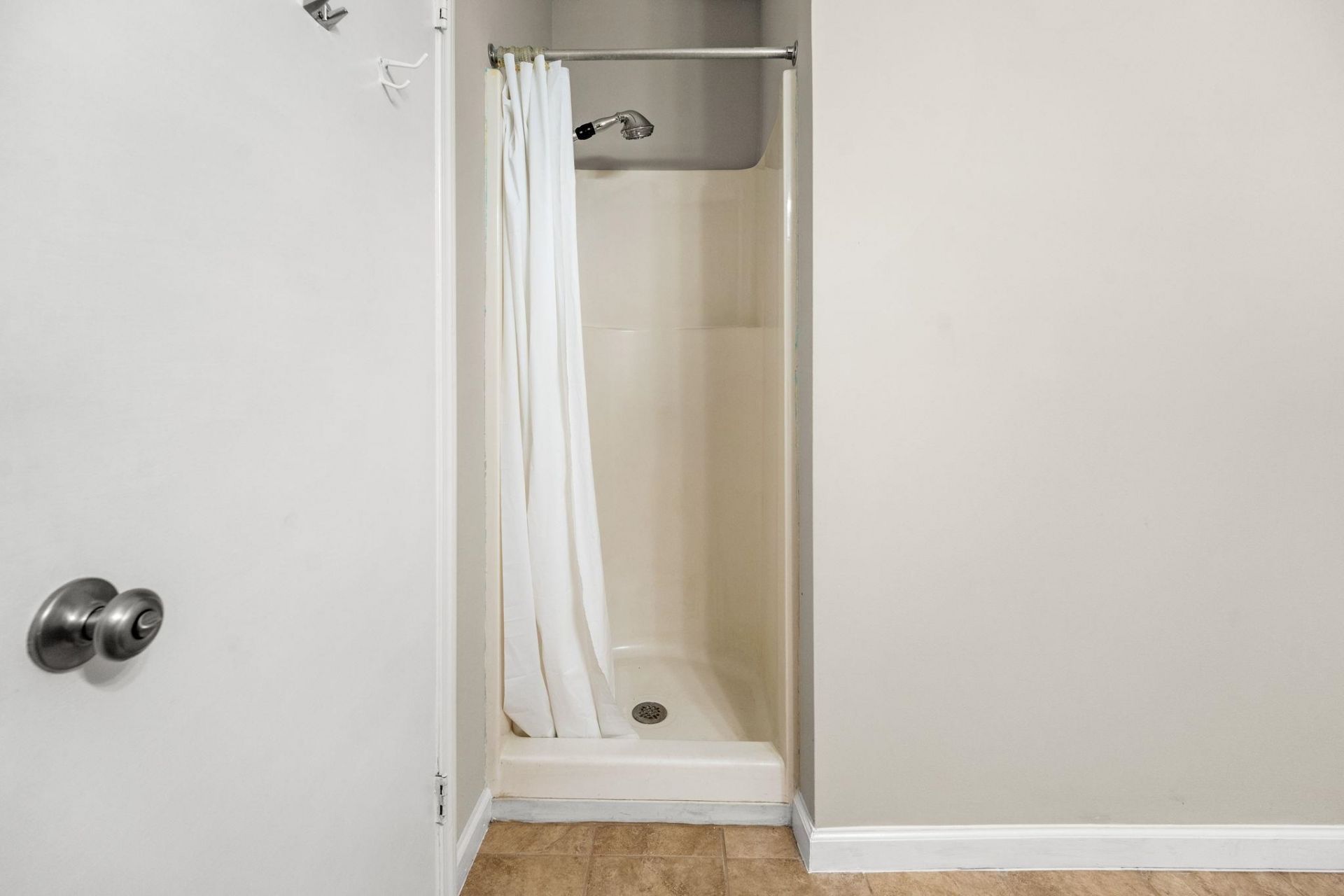 6610 Royal Pine Dr.  Photo 9