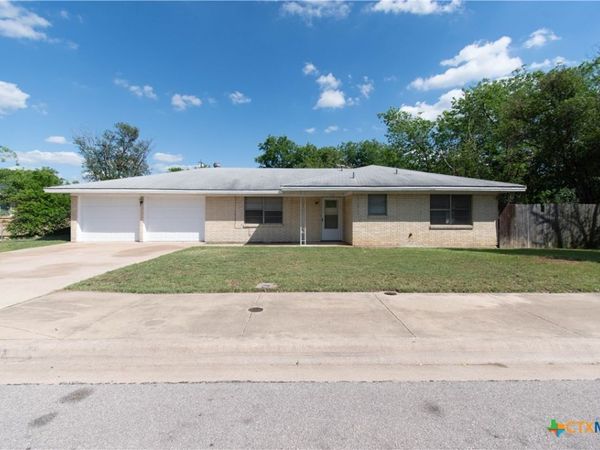 1305 Fairway Drive , Belton, TX 76513