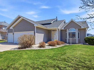 10004 Fallgold Parkway N, Brooklyn Park, MN 55443