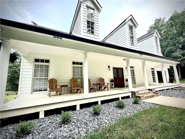 128 Golden Hills Drive , Woodstock, GA 30189