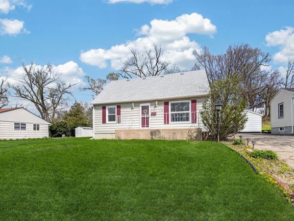 1521 Merle Hay Road, Des Moines, IA 50311