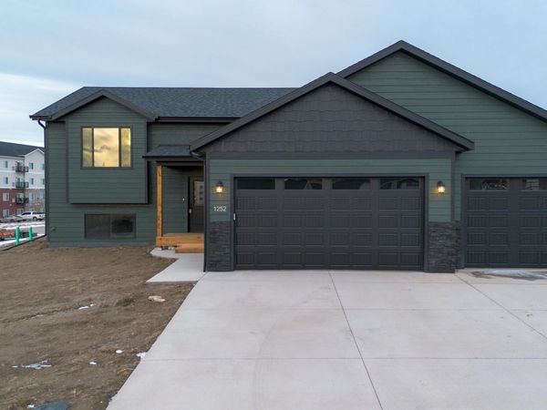 1252 KODIAK DRIVE, Box Elder, SD 57719