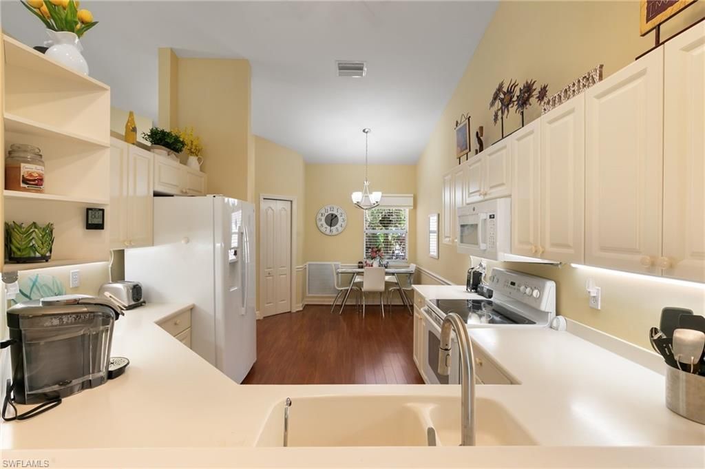 8140 Chancel Ct, Unit 2, Naples, FL 34104 Photo