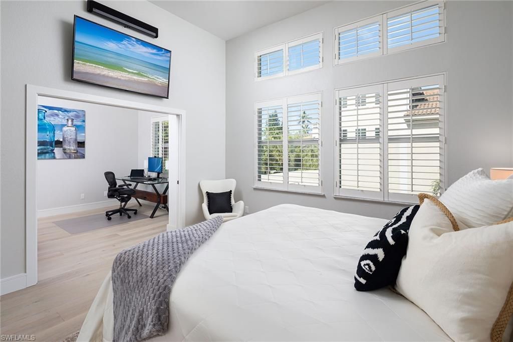 1070 5th St S, Unit 4, Naples, FL 34102 Photo