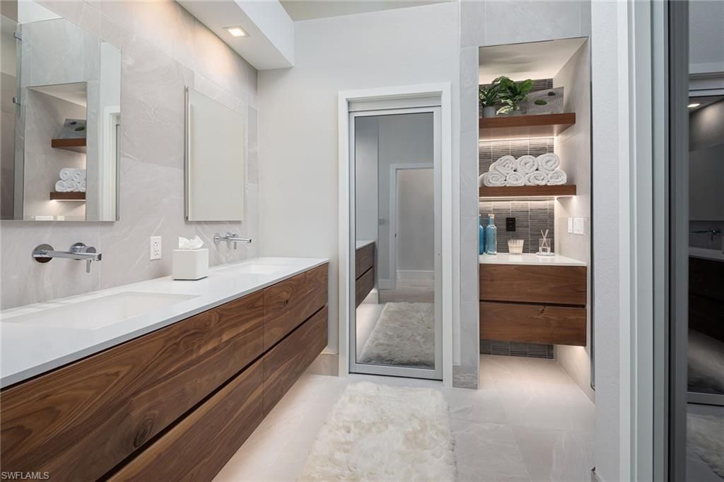 1070 5th St S, Unit 4, Naples, FL 34102 Photo