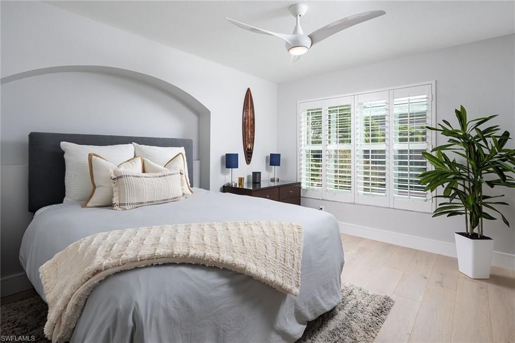 1070 5th St S, Unit 4, Naples, FL 34102 Photo