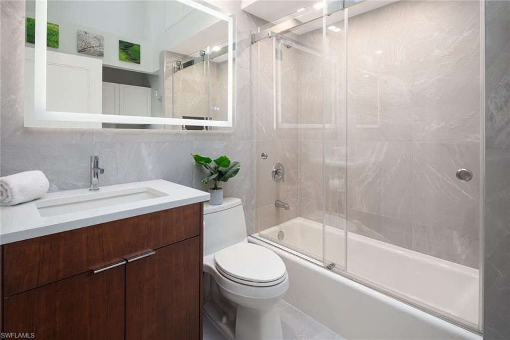 1070 5th St S, Unit 4, Naples, FL 34102 Photo