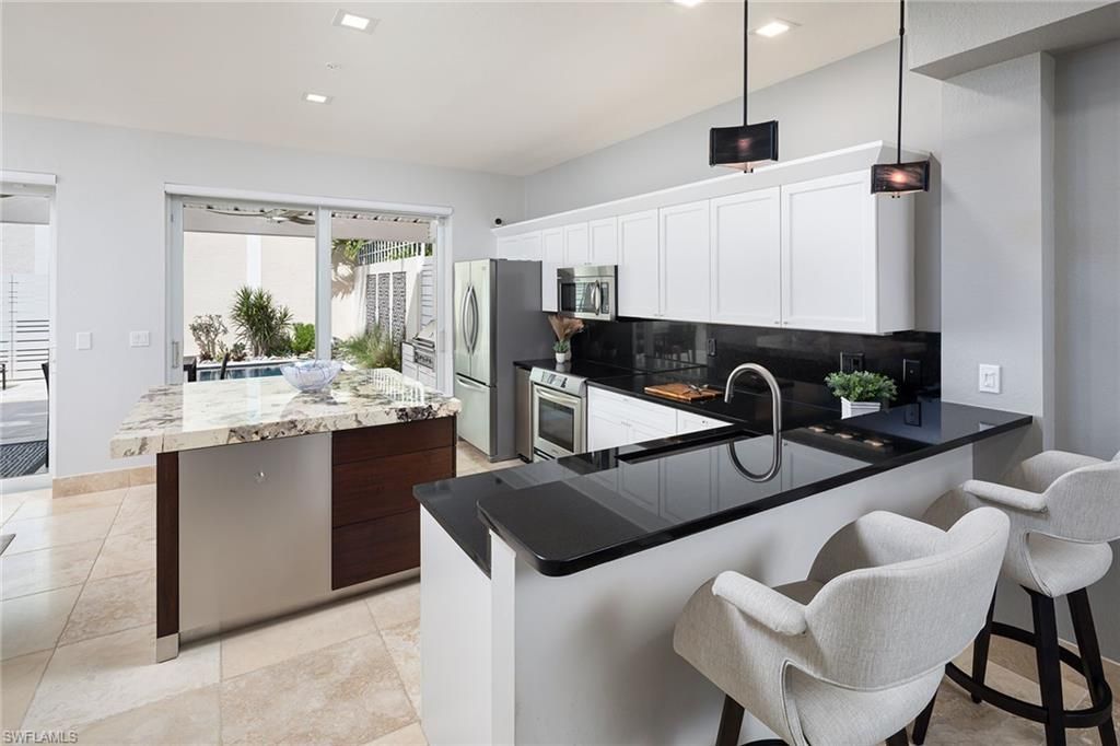 1070 5th St S, Unit 4, Naples, FL 34102 Photo