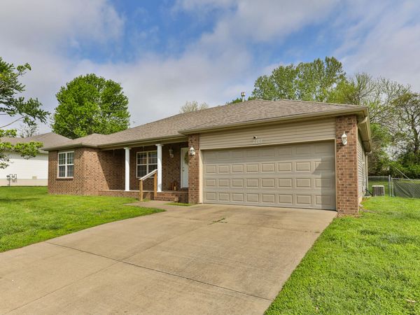 2101 E Logan Street , Republic, MO 65738