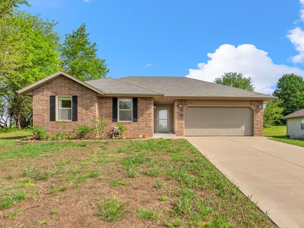 409 Southview Drive , Willard, MO 65781