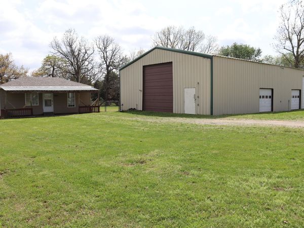 699 W Ragsdale Street , Seymour, MO 65746