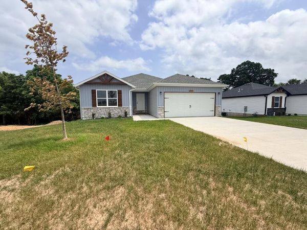 585 Bailiwick Drive, Rogersville, MO 65742