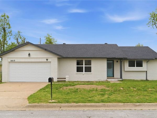 1615 W Sherryden Drive, Rogers, AR 72758