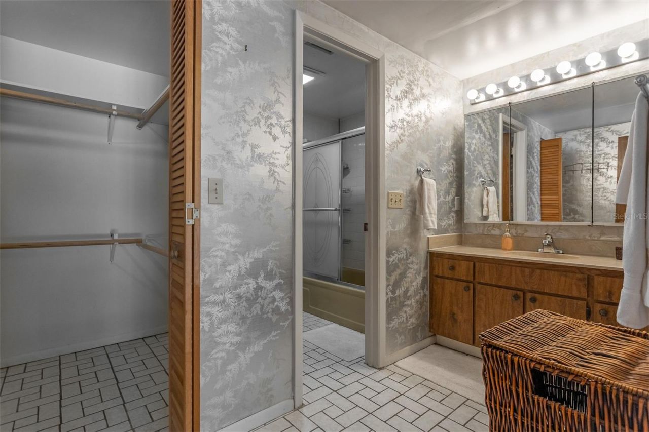 12814 Twin Branch Acres Road , Tampa, FL 33626 Photo