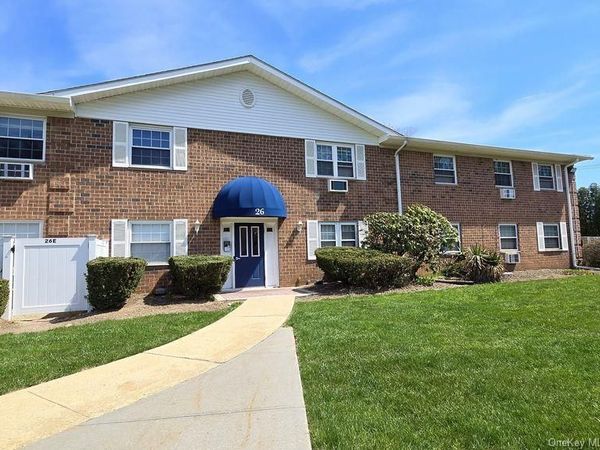 460 Old Town Road , Unit 26M, Port Jefferson Station, NY 11776