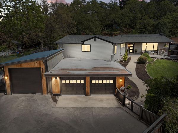 524 N Berkeley Way, Medford, OR 97504