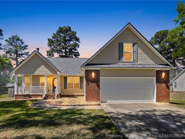 106 Holly Lane, Raeford, NC 28376