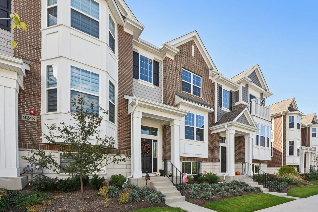 9245 Harlowe Lane , Orland Park, IL 60462 Main Photo