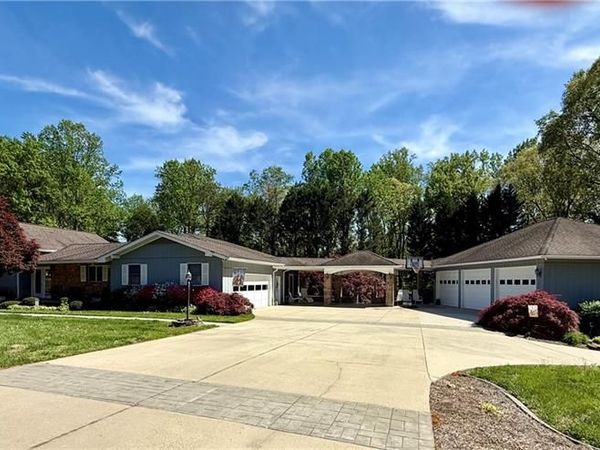 321 Pineview Drive , Mount Airy, NC 27030