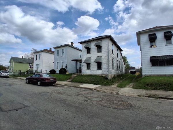 1126 Oak Street, Springfield, OH 45505