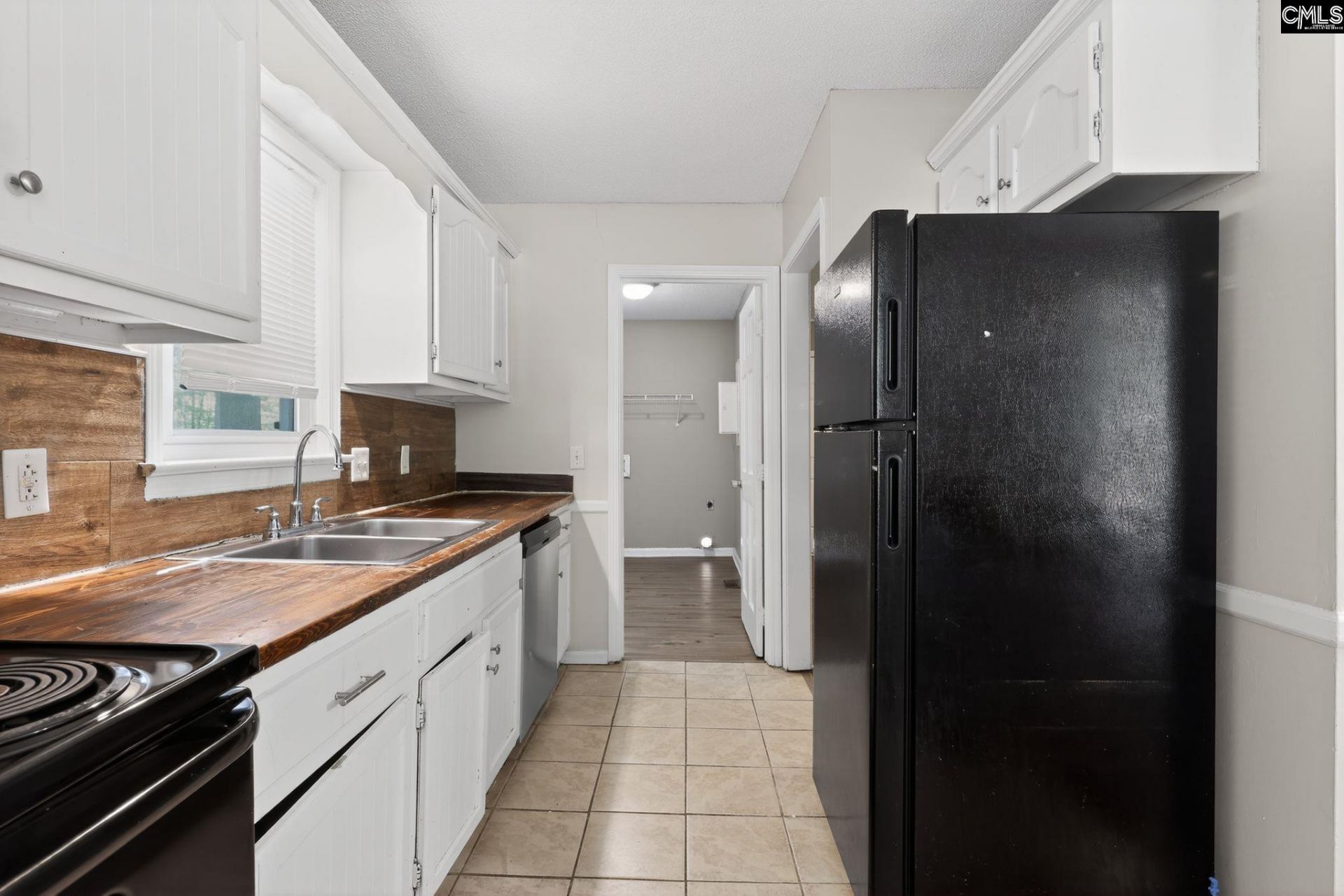 452 Harleston Road  Photo 5