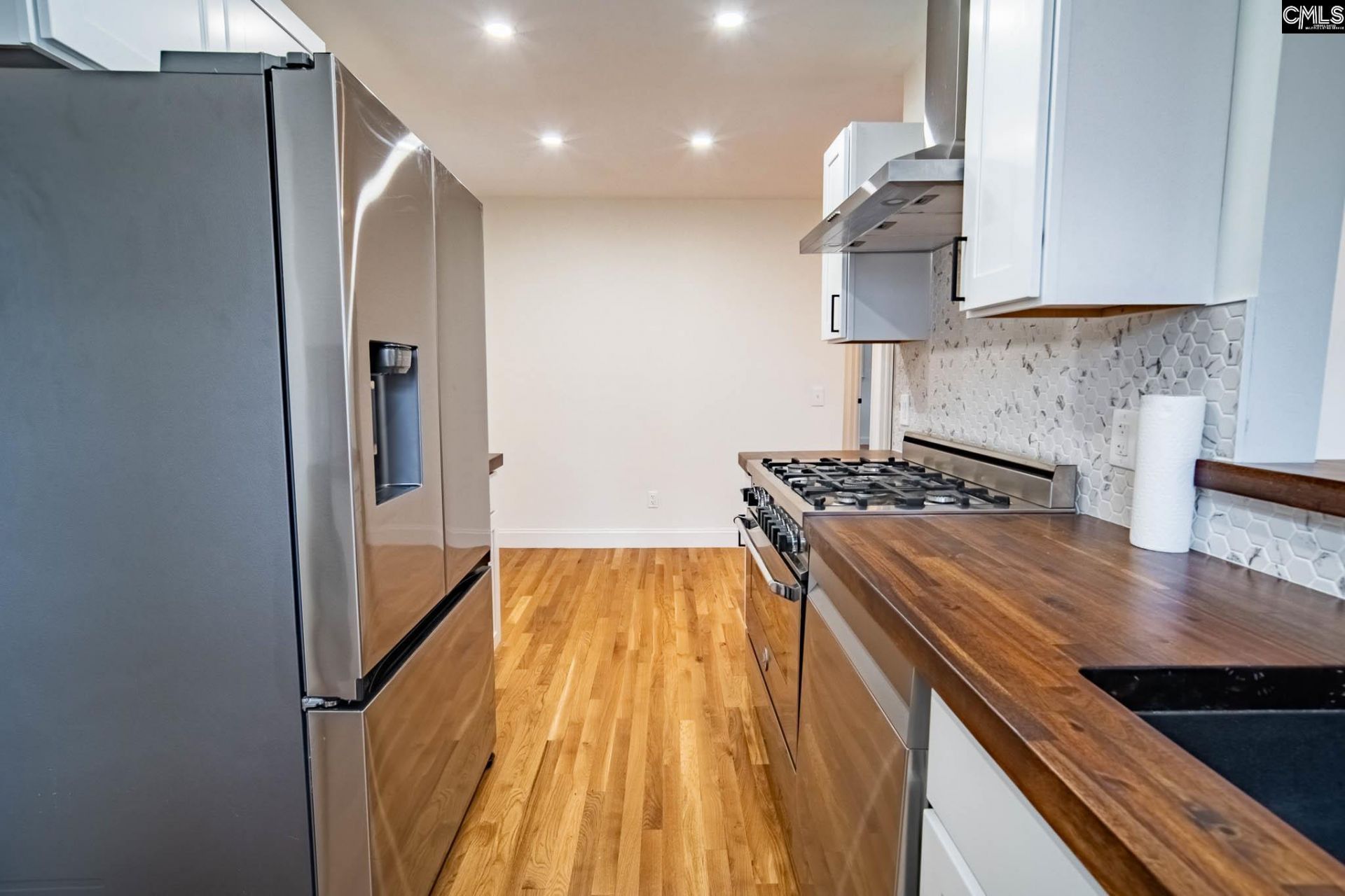 979 Airport Boulevard  Photo 10