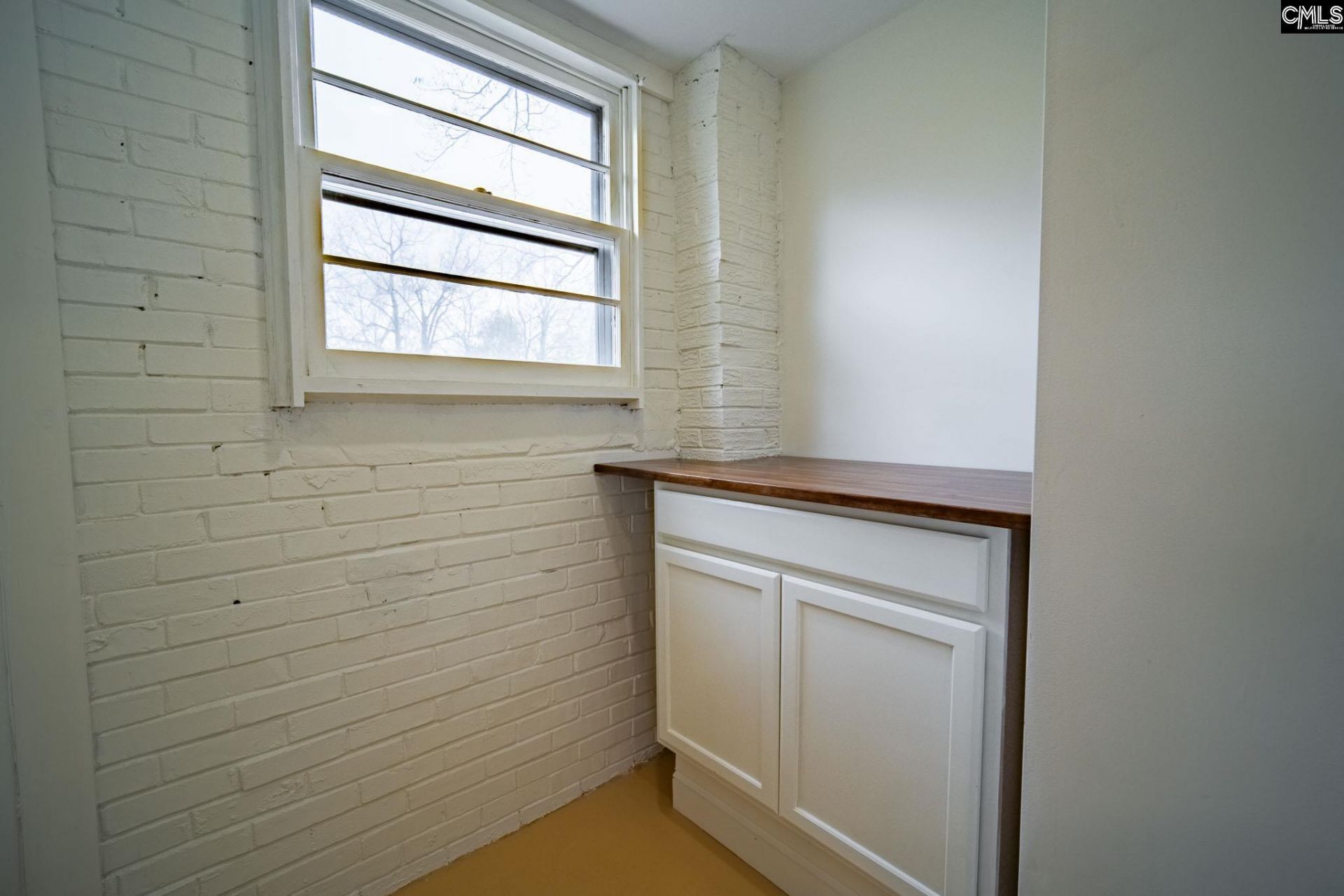 979 Airport Boulevard  Photo 11