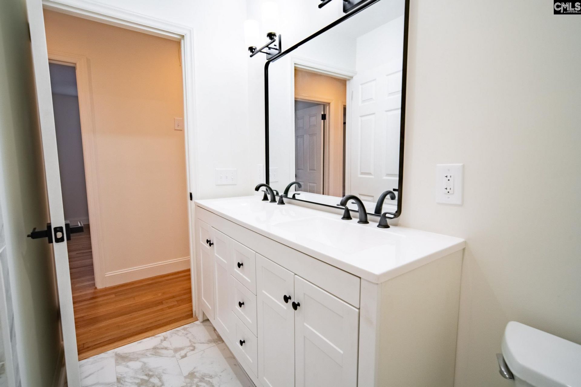 979 Airport Boulevard  Photo 20